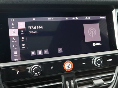 Certified 2026 Porsche Macan AWD/4WD image 20