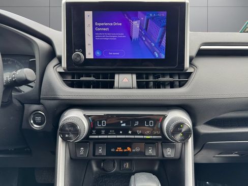 Certified 2025 Toyota RAV4 XLE w/ Convenience Package AWD/4WD image 15