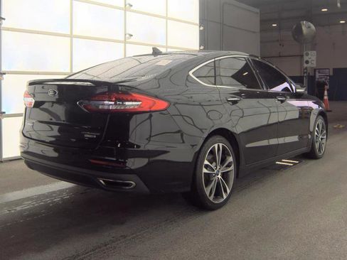 Used 2019 Ford Fusion Titanium AWD/4WD image 4