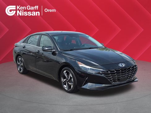 Used 2022 Hyundai Elantra SEL w/ Convenience + Premium Package FWD image 1