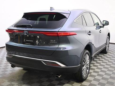 Used 2022 Toyota Venza XLE AWD/4WD image 6
