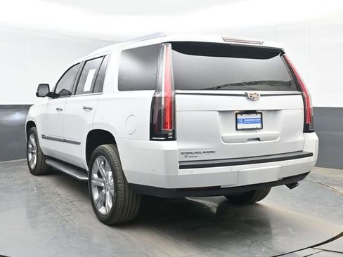 Used 2020 Cadillac Escalade Premium Luxury AWD/4WD image 7