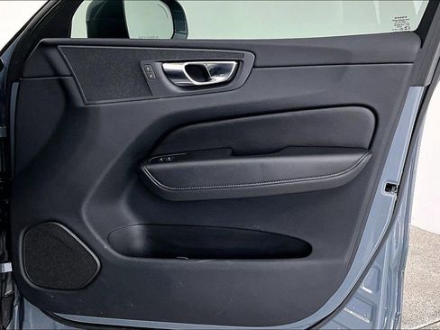 Used 2023 Volvo XC60 B5 Core w/ Climate Package image 25