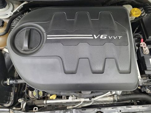 Used 2015 Chrysler 200 S image 30