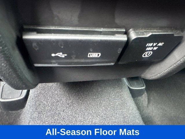 Used 2019 Jeep Cherokee Latitude Plus w/ Comfort/Convenience Group AWD/4WD image 13