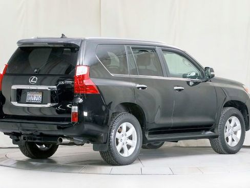 Used 2011 Lexus GX 460 image 2