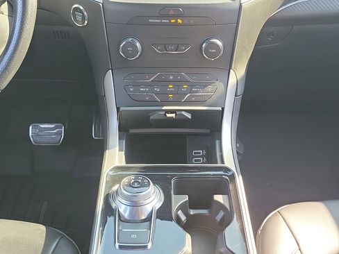 Used 2020 Ford Edge ST-Line image 18