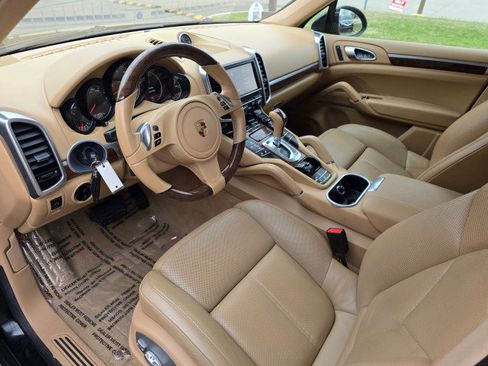 Used 2013 Porsche Cayenne image 10