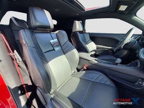 Used 2016 Dodge Challenger SRT Hellcat RWD image 29