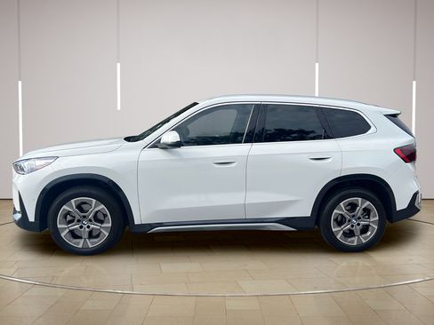 Used 2025 BMW X1 xDrive28i w/ Premium Package AWD/4WD image 2