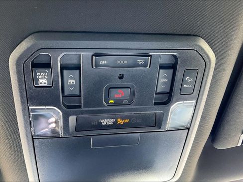 Used 2023 Toyota Tundra Capstone AWD/4WD image 34