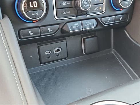 Used 2021 Chevrolet Tahoe LT image 31