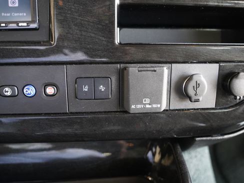 Used 2020 Chevrolet Express 2500 w/ Enhanced Convenience Package image 19