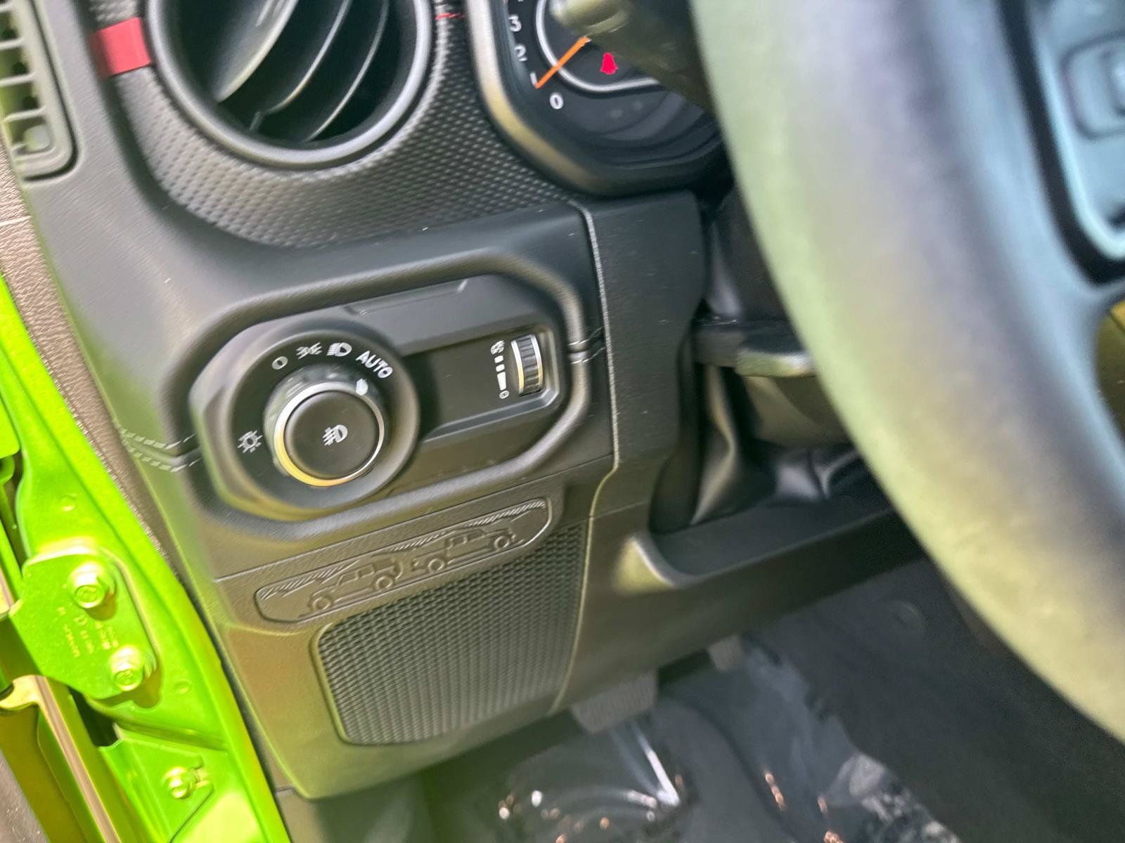 New 2025 Jeep Wrangler Unlimited Rubicon w/ Safety Group AWD/4WD image 29
