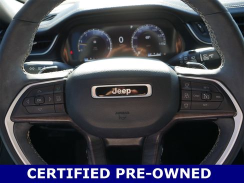 Used 2024 Jeep Grand Cherokee Limited w/ Black Appearance Package image 24