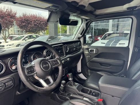 Used 2019 Jeep Wrangler Unlimited Sahara AWD/4WD image 10