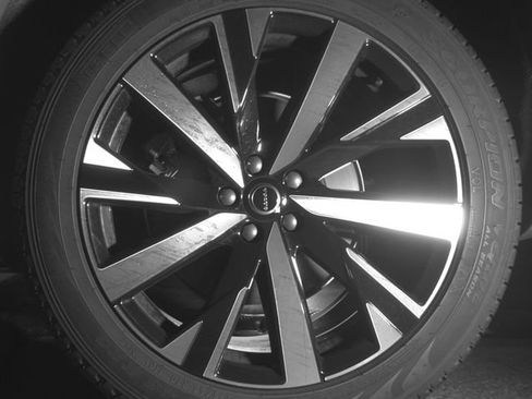 New 2026 Volvo XC90 B5 Core image 46