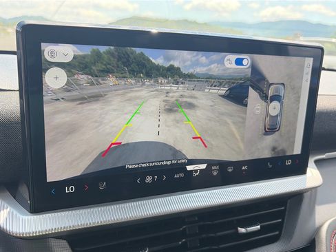 Certified 2025 Ford Explorer ST-Line RWD image 9