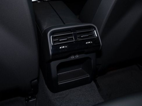 Used 2026 BMW 530i xDrive w/ Premium Package image 36