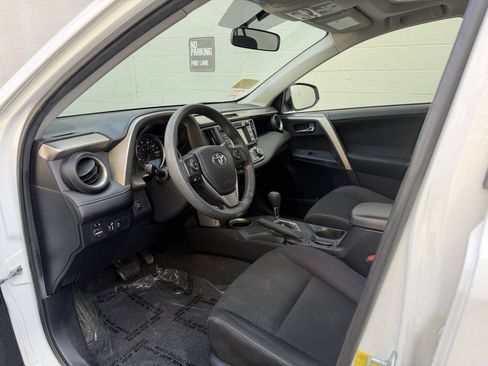 Used 2015 Toyota RAV4 XLE AWD/4WD image 12