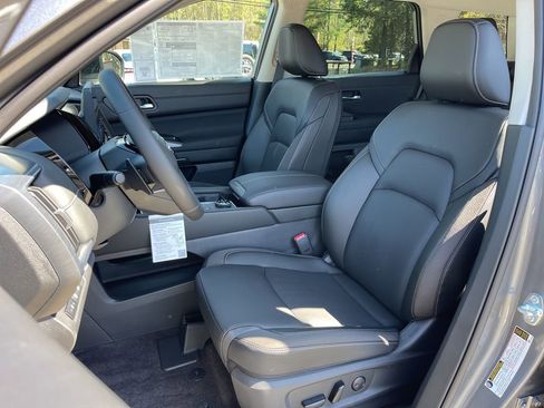 New 2026 Nissan Pathfinder SL w/ Lighting Package image 17