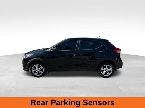 Used 2020 Nissan Kicks S image 2