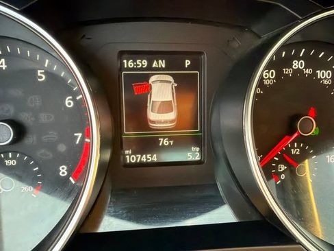 Used 2017 Volkswagen Jetta GLI FWD image 15