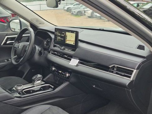 Used 2025 Mitsubishi Outlander SE AWD/4WD image 30