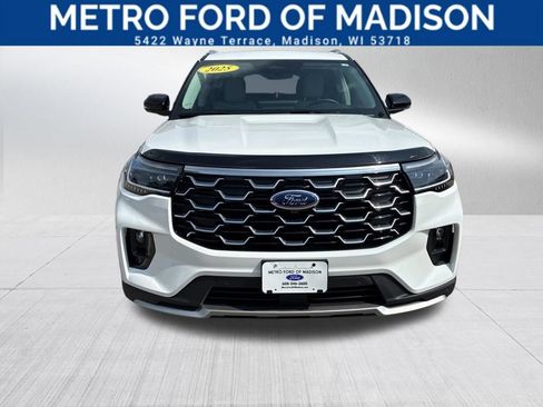 Used 2025 Ford Explorer Platinum w/ Ultimate Package AWD/4WD image 9