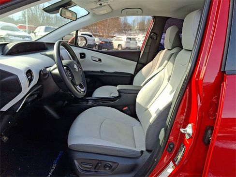 Used 2021 Toyota Prius Prime XLE image 13
