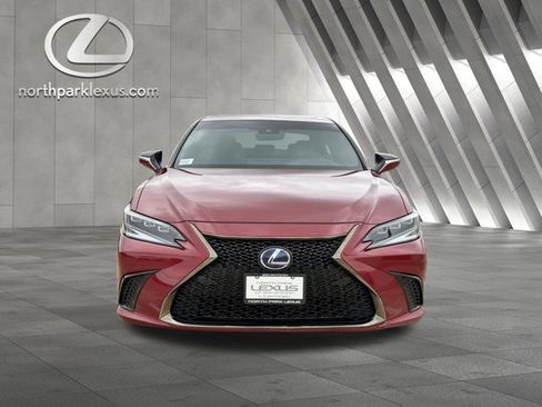 Certified 2022 Lexus ES 300h F Sport FWD image 27