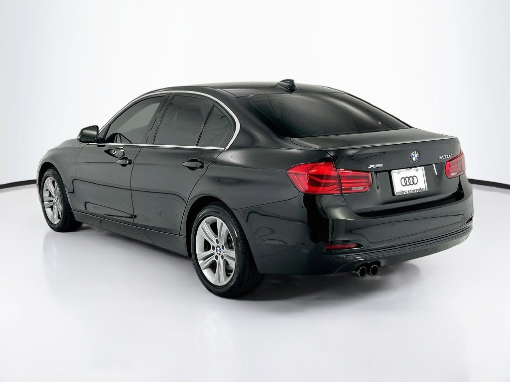 Used 2017 BMW 330i xDrive Sedan AWD/4WD image 7