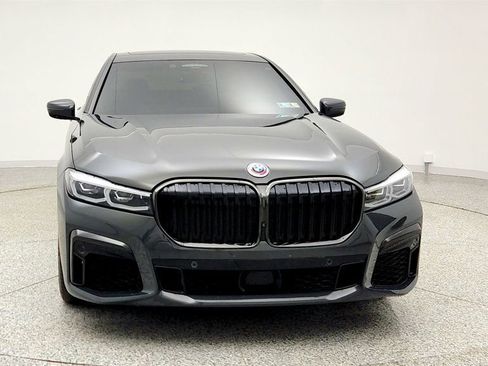 Used 2022 BMW 750i xDrive w/ Executive Package AWD/4WD image 2