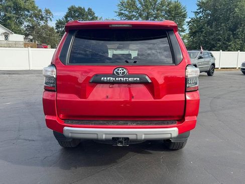 Used 2024 Toyota 4Runner TRD Off-Road Premium image 8