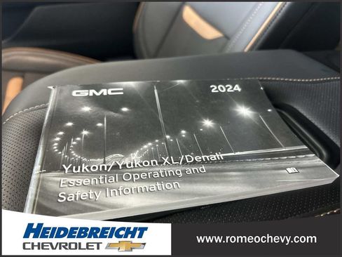Used 2024 GMC Yukon AT4 w/ Technology Package AWD/4WD image 28