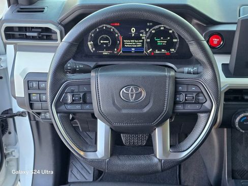Used 2024 Toyota Tacoma TRD Off-Road image 23