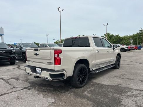 New 2026 Chevrolet Silverado 1500 High Country w/ High Country Premium Package AWD/4WD image 3