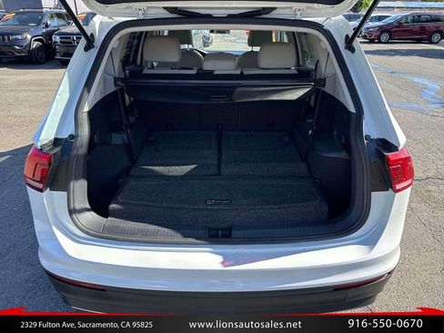Used 2018 Volkswagen Tiguan S w/ 3rd Row Seat Package AWD/4WD image 11