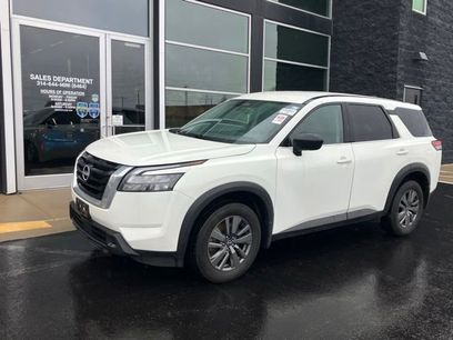 Used 2024 Nissan Pathfinder S w/ Cargo Package