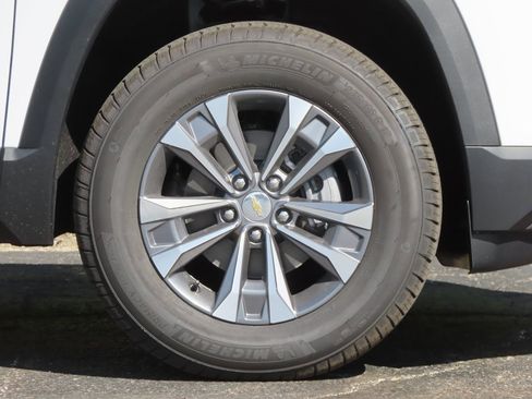 New 2026 Chevrolet Equinox LT w/ Convenience Package II image 17