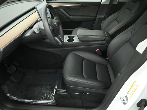 Used 2023 Tesla Model Y Long Range image 10