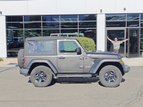 Used 2020 Jeep Wrangler Sport image 8