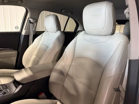 Used 2019 Cadillac XT4 Luxury image 10