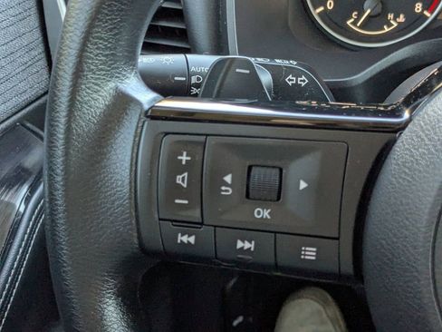 Used 2023 Nissan Rogue SV image 22