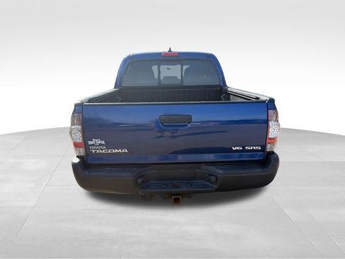 Used 2015 Toyota Tacoma 4x4 Double Cab w/ SR5 Package image 4