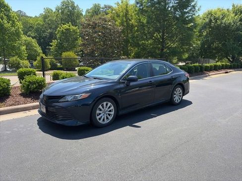Used 2019 Toyota Camry LE w/ Carpet Mat Package FWD image 8