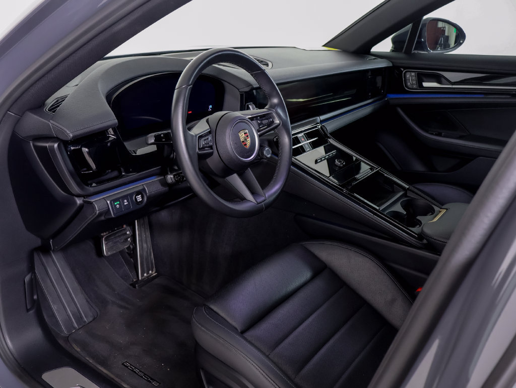 Certified 2025 Porsche Panamera w/ Premium Package RWD image 4