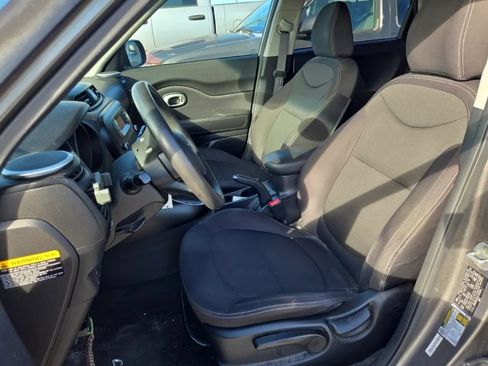 Used 2015 Kia Soul FWD image 8