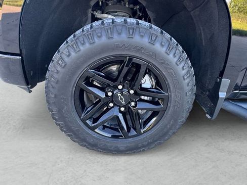 Used 2023 Chevrolet Silverado 1500 Custom Trail Boss AWD/4WD image 23