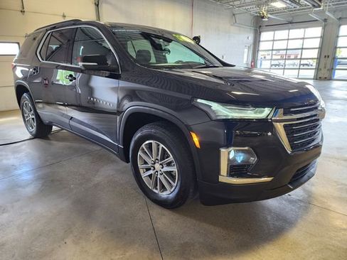 Used 2023 Chevrolet Traverse LT FWD image 6